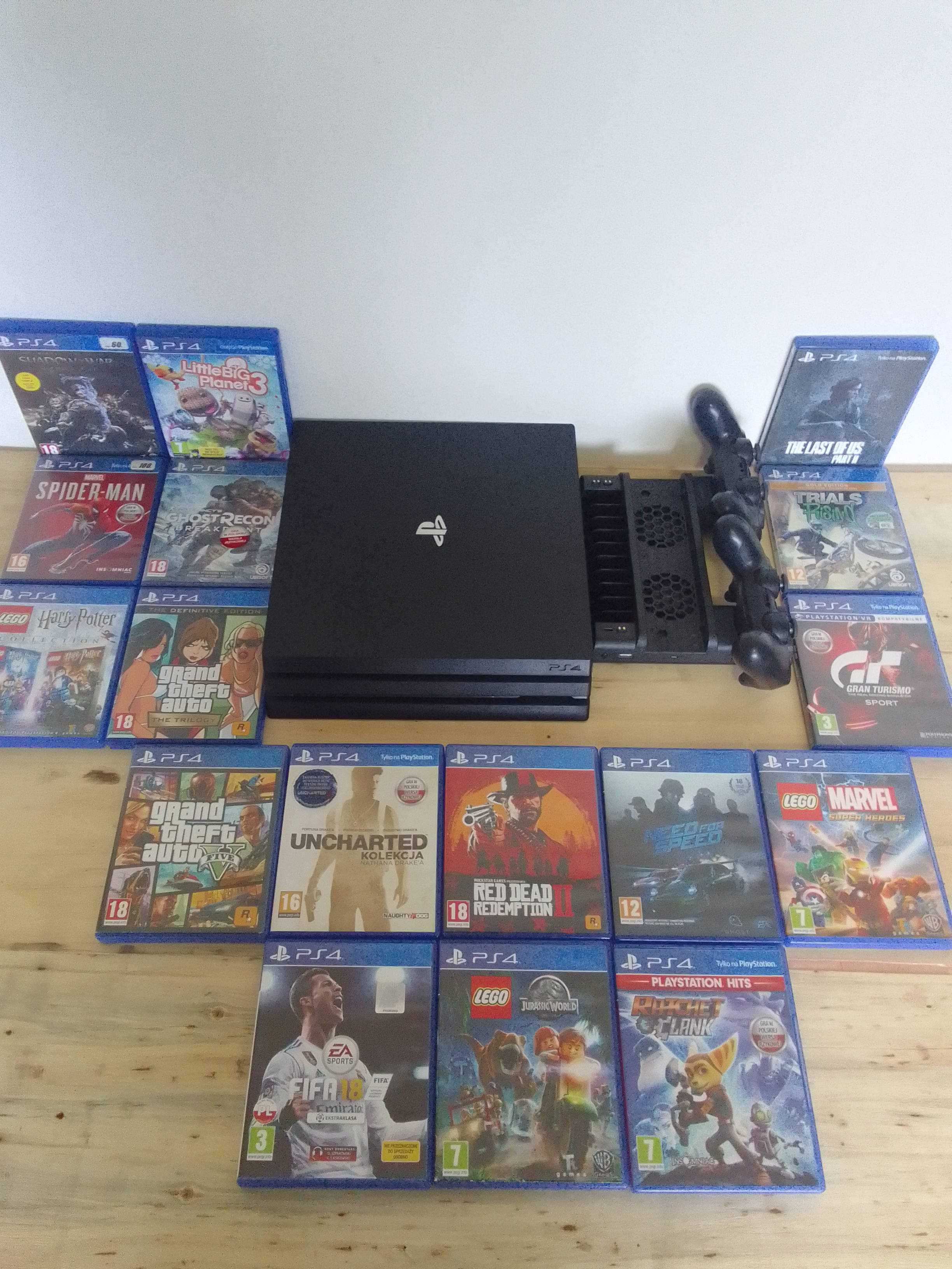 Konsola PlayStation 4 / PS4 Pro, 2TB SSD, super stan, ciekawy zestaw.