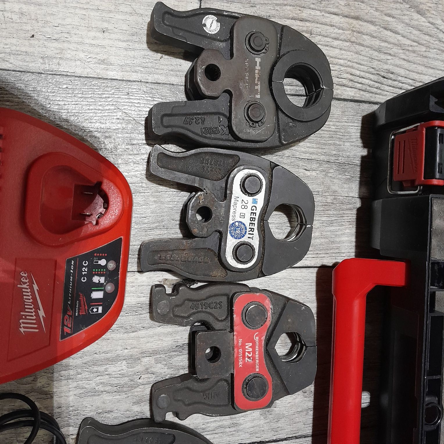 Zaciskarka Milwaukee M12 HPT