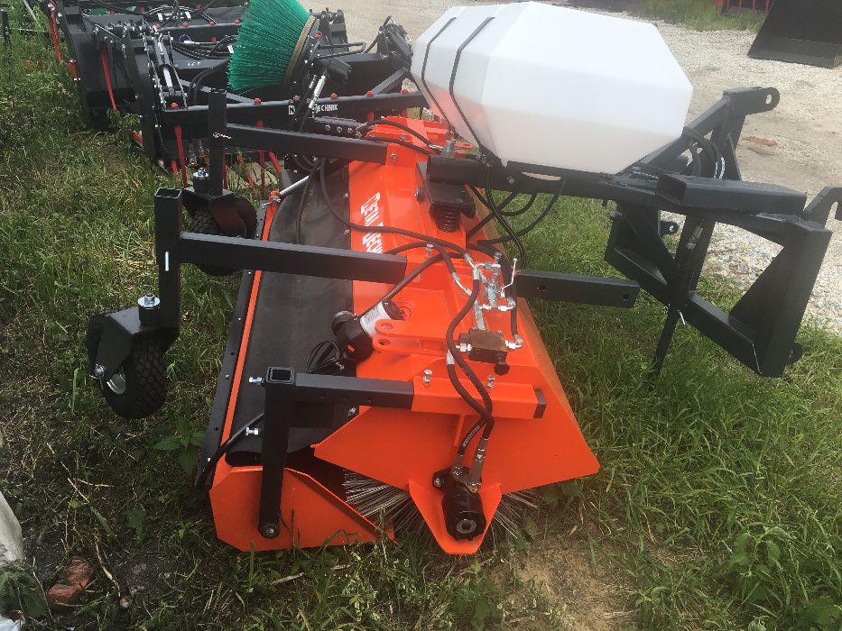 Zamiatarka 2,4m hydrauliczna szczotka dowóz metal technik