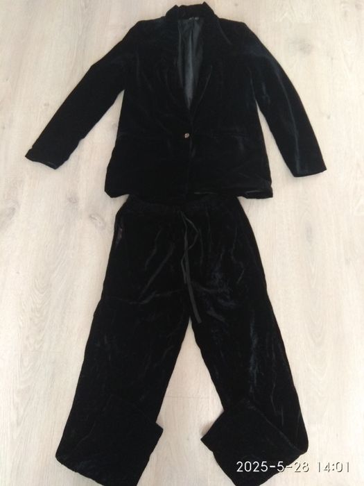 Костюм женский размер S