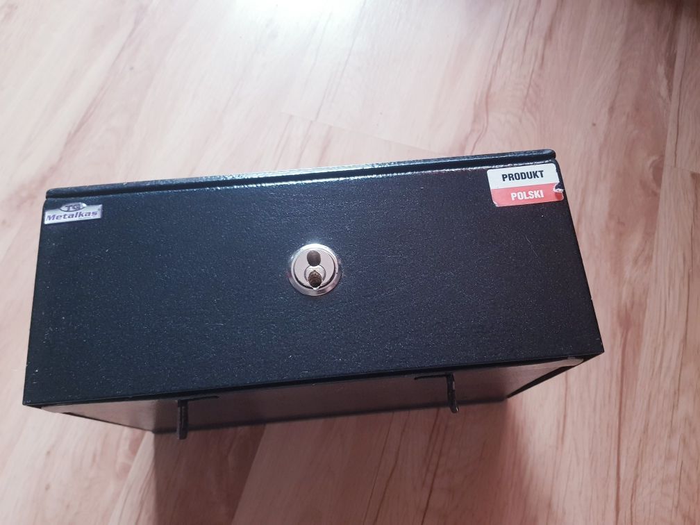 Metalowa kasetka sejf  TG Metalkas typ TG -1P