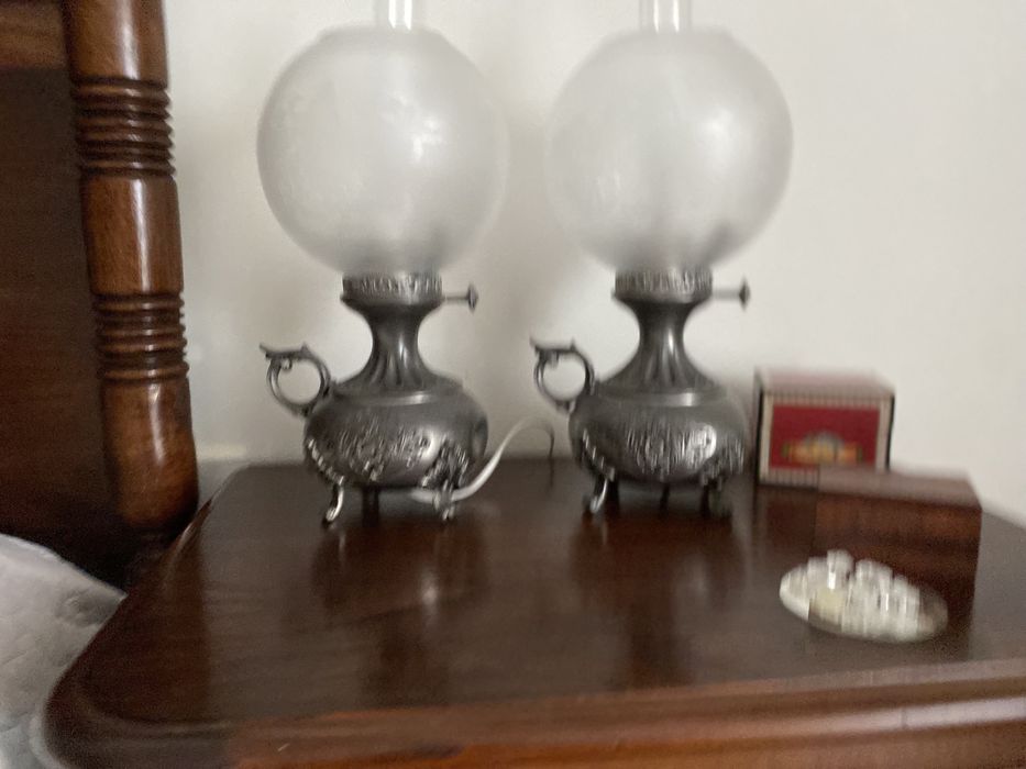 Candeeiros de mesa de cabeceira.