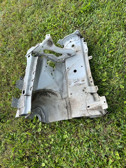 ćwiartka podłużnica ford focus mk3 2011- prawy przód