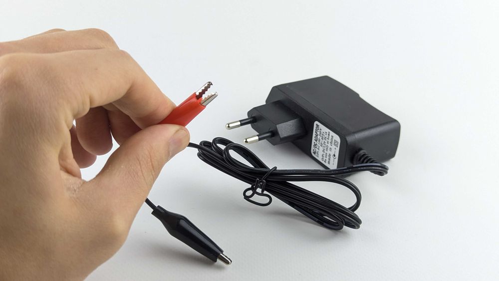 Зарядка 12V 1A для мото акумулятора з інтелектуальним режимом зарядки