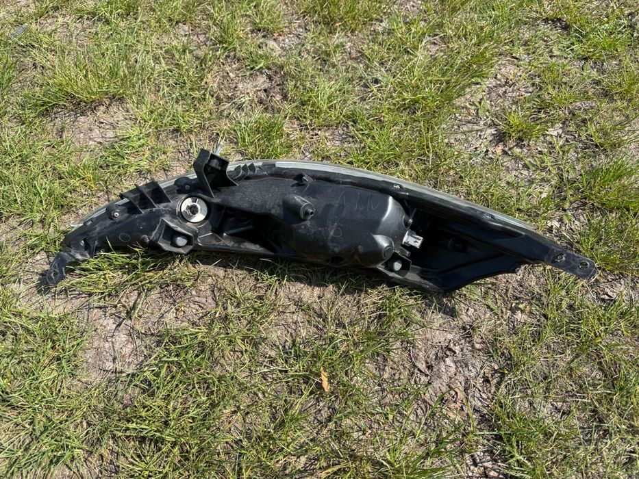 Lampa przednia kierunkowskaz kierunek  Nissan JUKE prawa EU cały