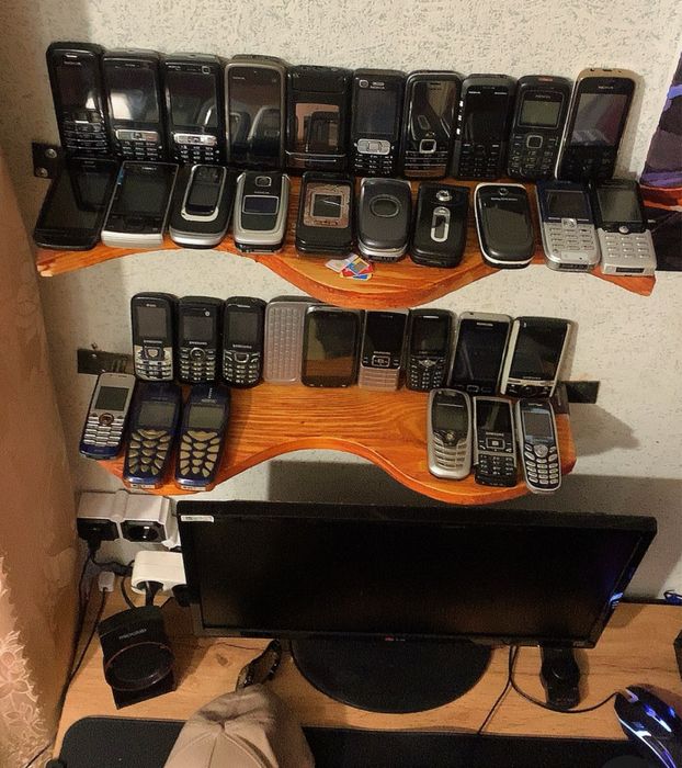 Мобильные телефоны