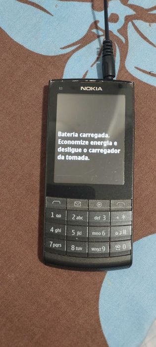 Nokia X3-02 com carregador