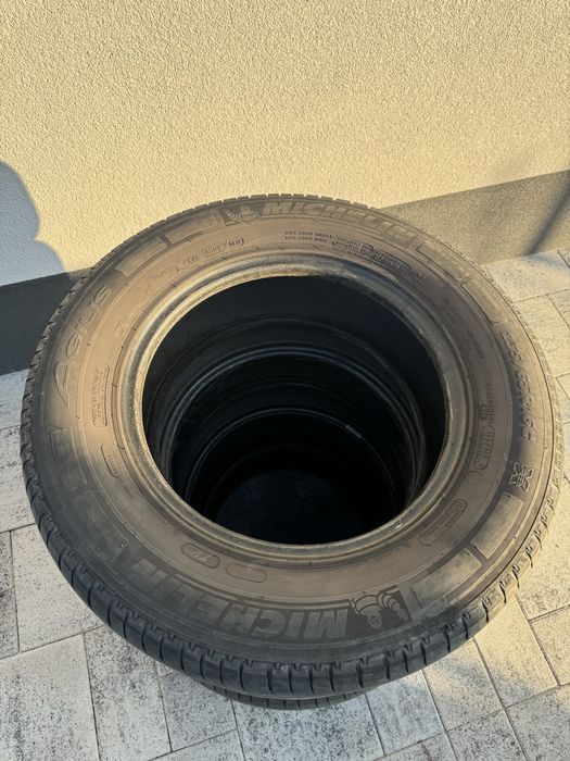 Шини  235/65 R16c  Michelin