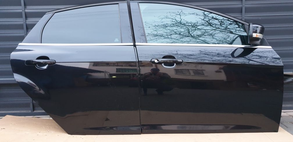 Ford Focus mk3 drzwi przednie tylne prawe kolor czrny FB