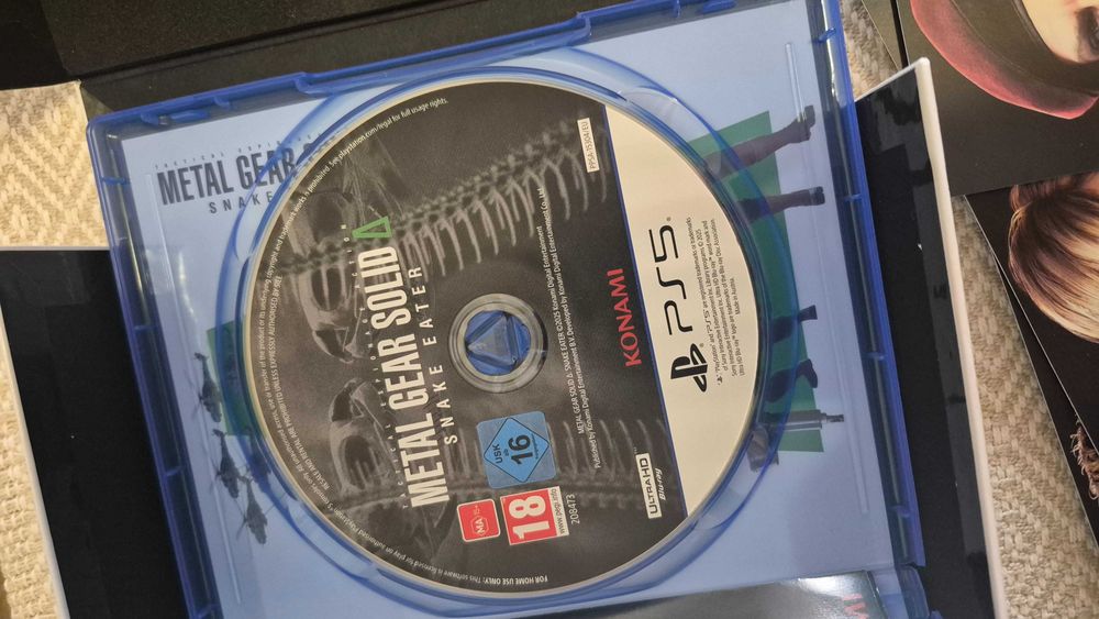 Metal Gear Snake Eater Deluxe Edition
