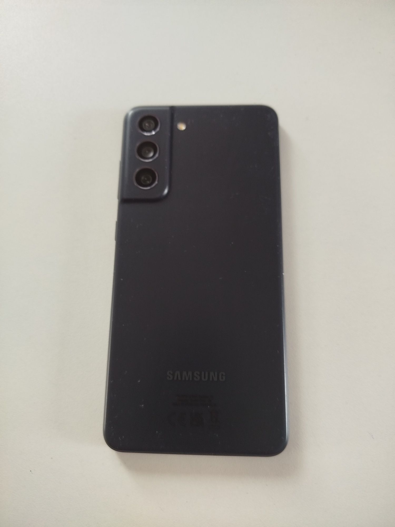 Samsung Galaxy S21 FE 5G zadbany