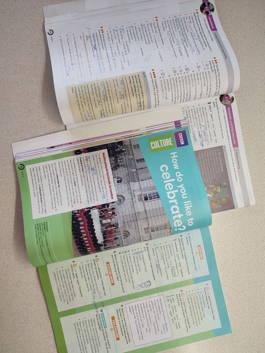 Комплект вживаних підручників Wider World 3 (з кодом онлайн навчання)