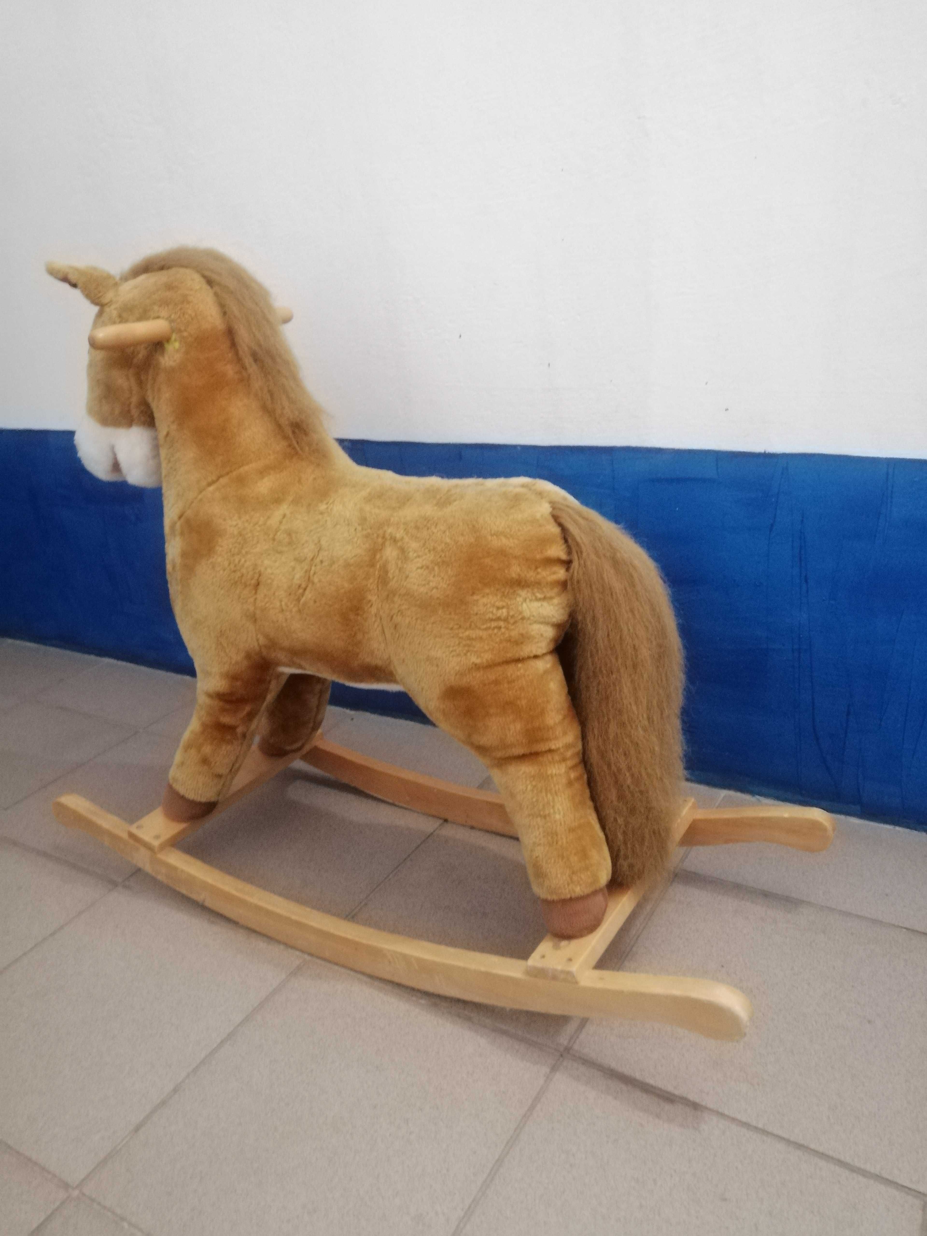 Коник - гойдалка
