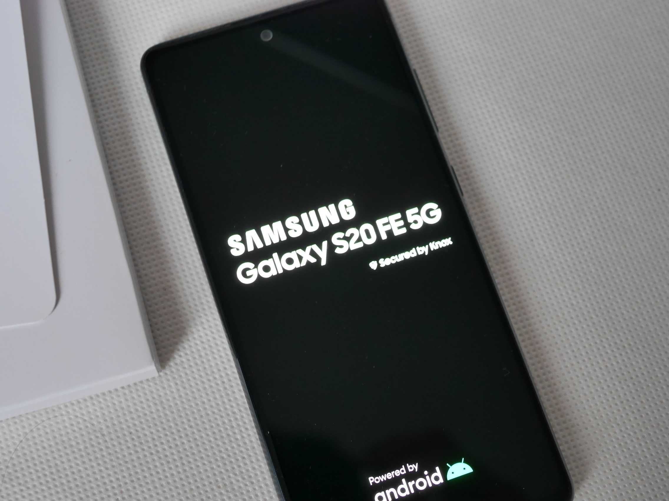 Samsung S20FE 5G 6/128 cloud navy jak nowy Snapdragon