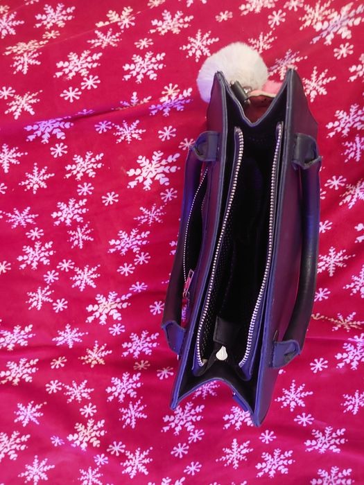 Czarna torebka z sinsay