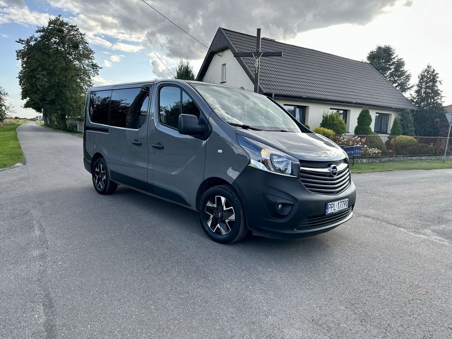 Opel Vivaro 8 osób Bezwypadkowy
