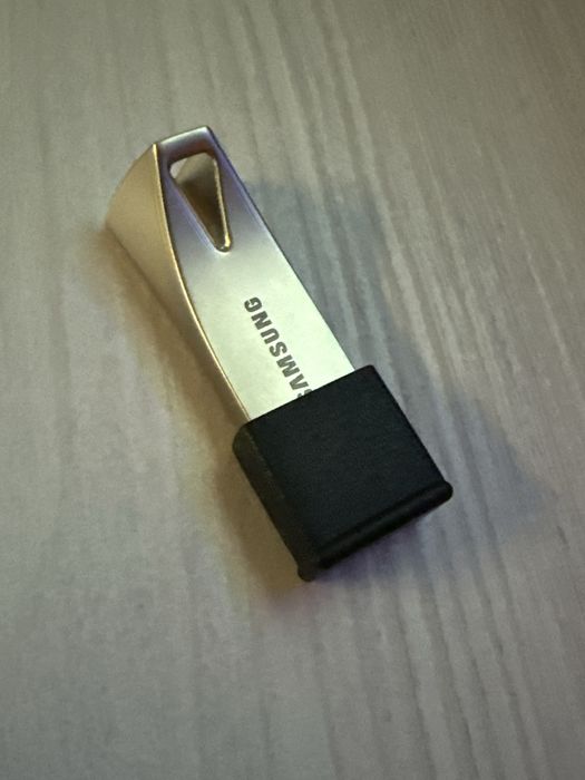 Pendrive samsung 256 gb usb 3.1 jak nowy