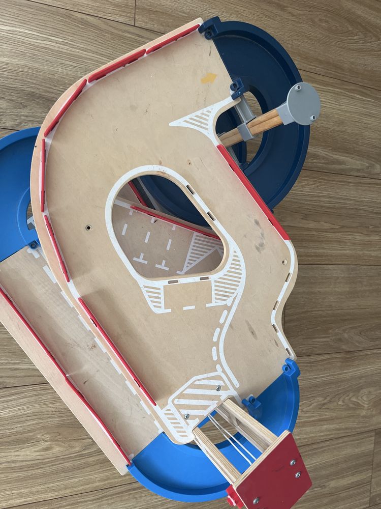 Parking zjeżdżalnia garaż playtive dla samochodów lidl