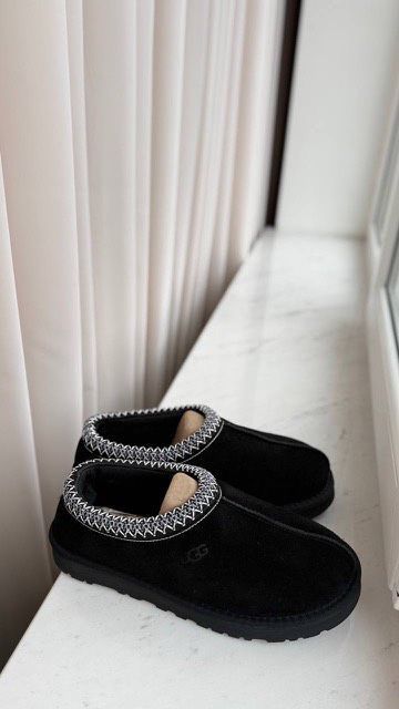 Ugg tazz чорні нові
