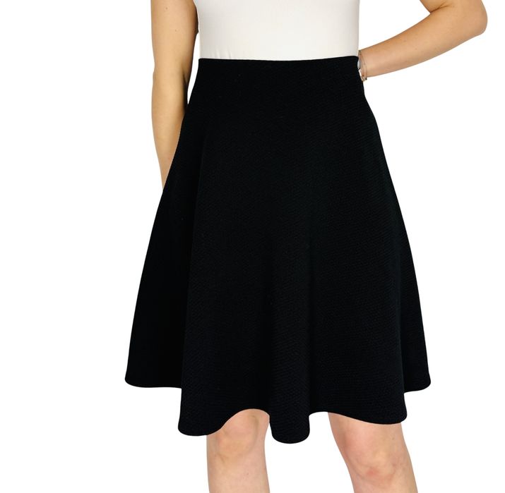 Czarna rozkloszowana spódnica midi L 40 Redherring