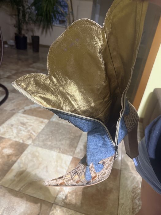 Ковбойські джинсові чобітки з шкіряними вставками та сумка