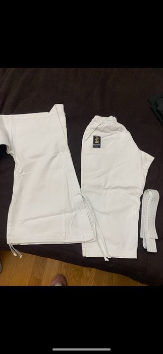 Fato de karate de criança