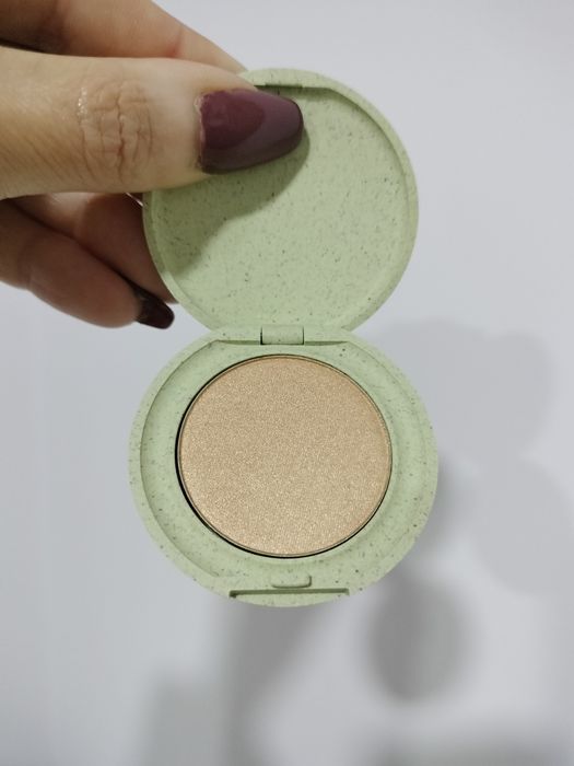 Vende-se conjunto de maquilhagem novo da marca Kiko Milano