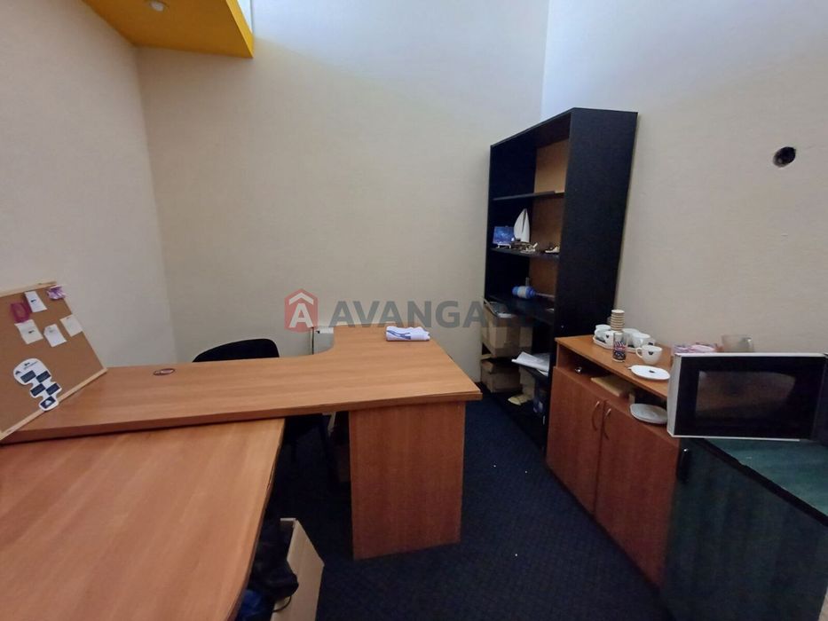 Продам 4-5 этаж нежилого помещения на набережной.