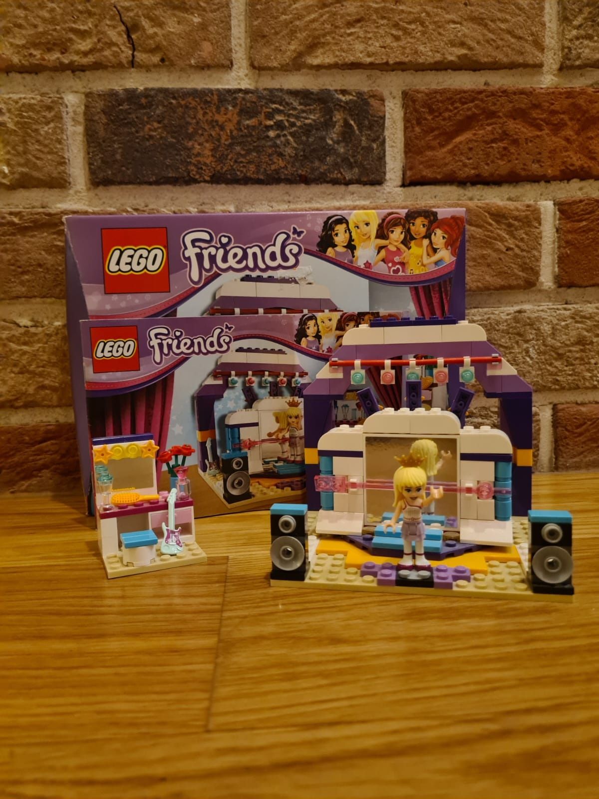 Zestaw LEGO FRIENDS 41004 - Scena prób z pudełkiem