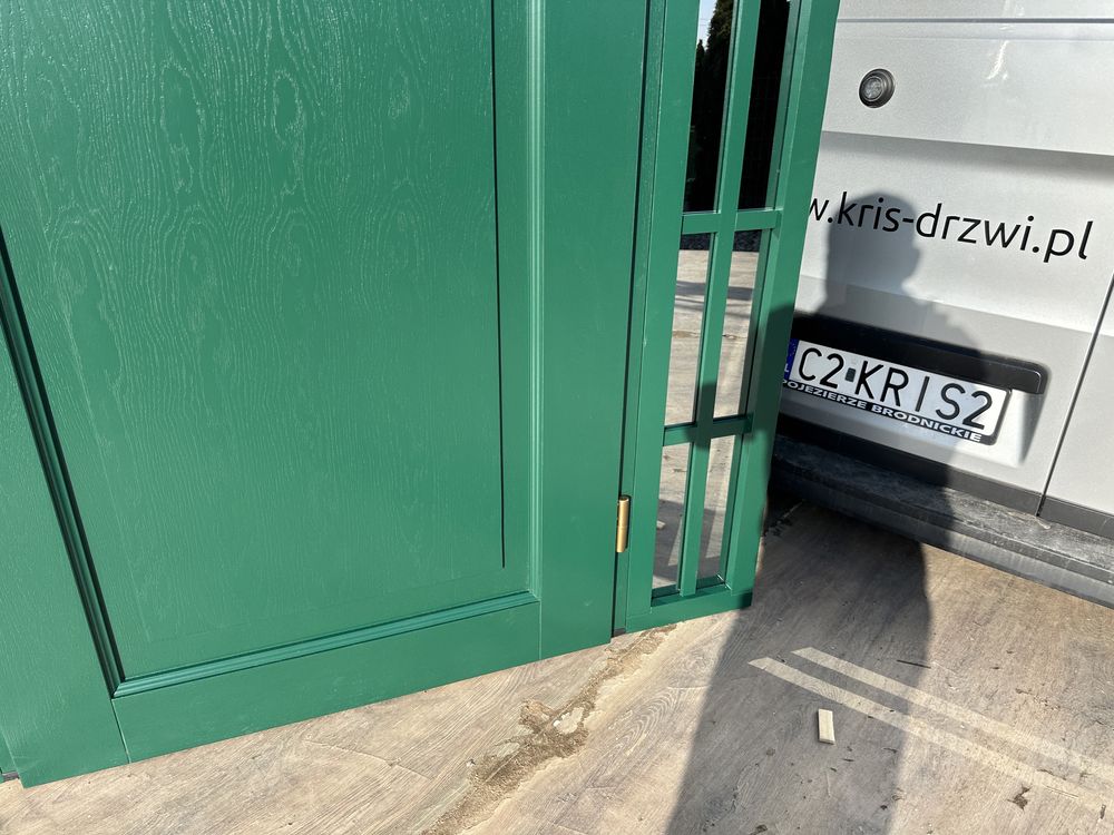 Drzwi zewnętrzne drewniane zielone z doświetlami Na Wymiar CAŁA POLSKA