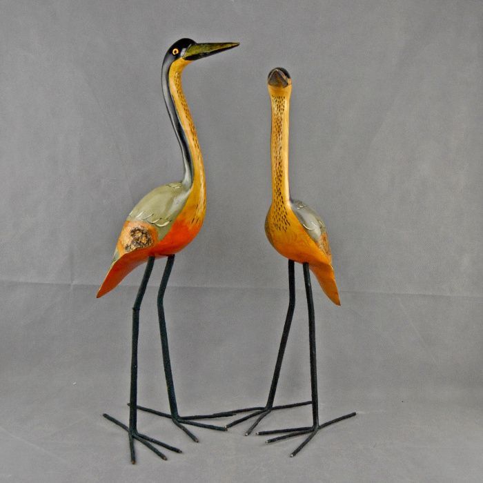Par de Esculturas de pássaros pintados à mão com corpo em madeira