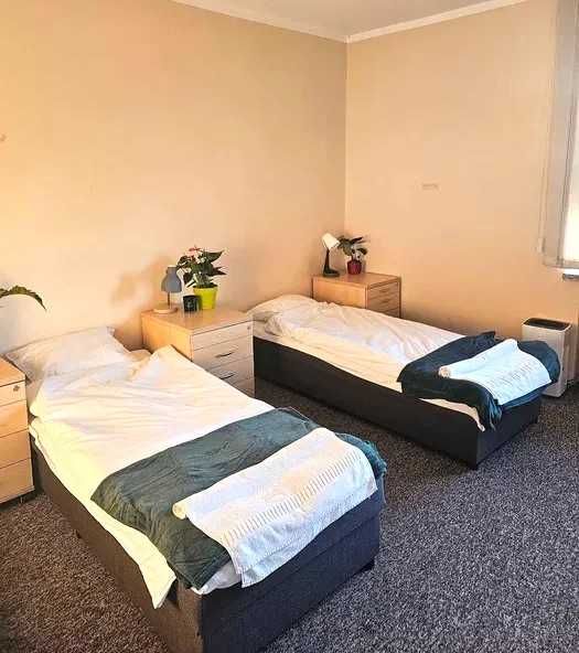 Hostel, Kwatery pracownicze, Noclegi