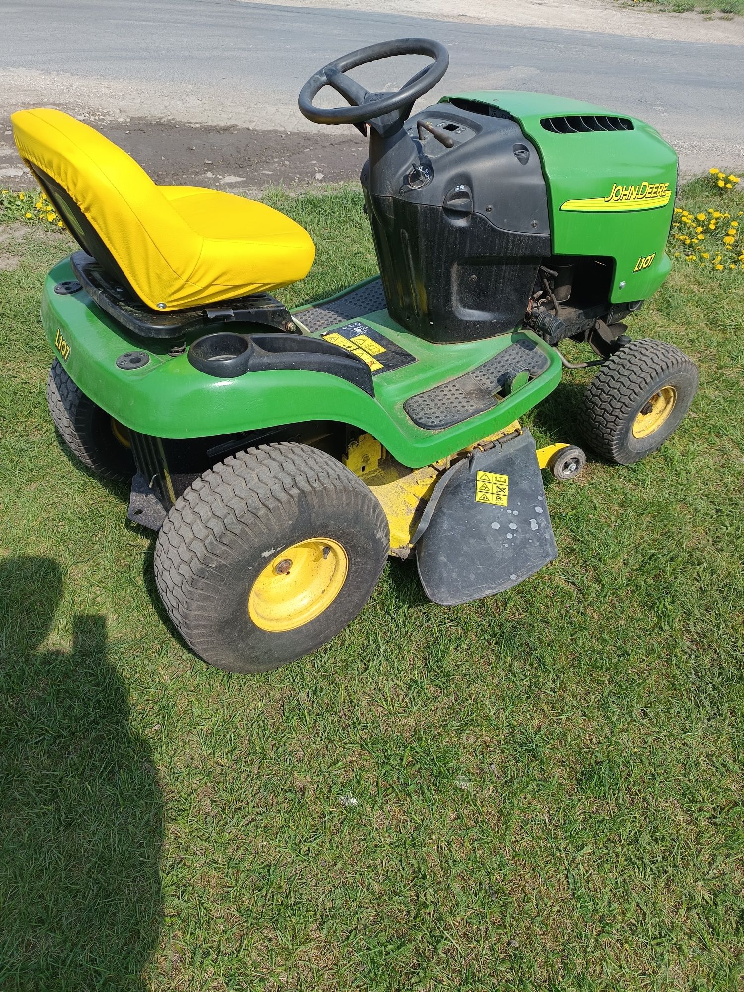 Traktorek jondyr l107