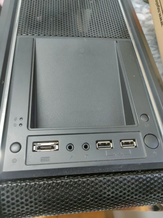Caixa Cooler Master para computador fixo