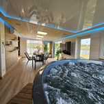 Domek nad jeziorem  z jacuzzi sauną dla Rodziny łowisko ryby kaszuby
