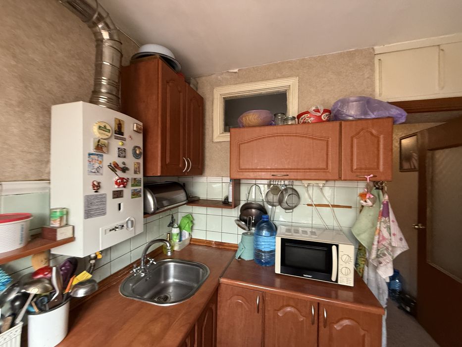 Трикімнатна квартира з ремонтом біля ТЦ! Без комісії!