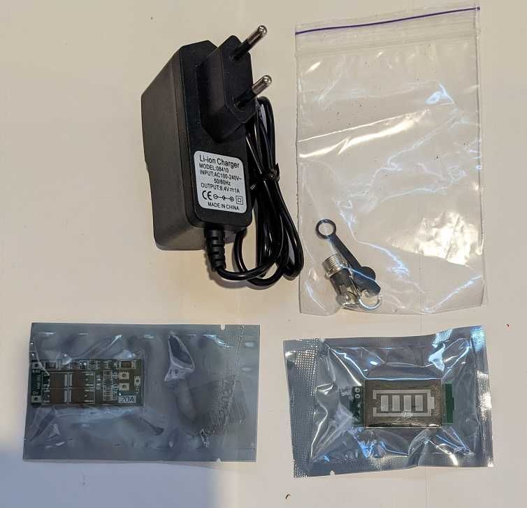 8.4v 12.6v 16,8v 1A 1,5 Зарядное устройство 2S 3S 4S Li-ion шуруповерт