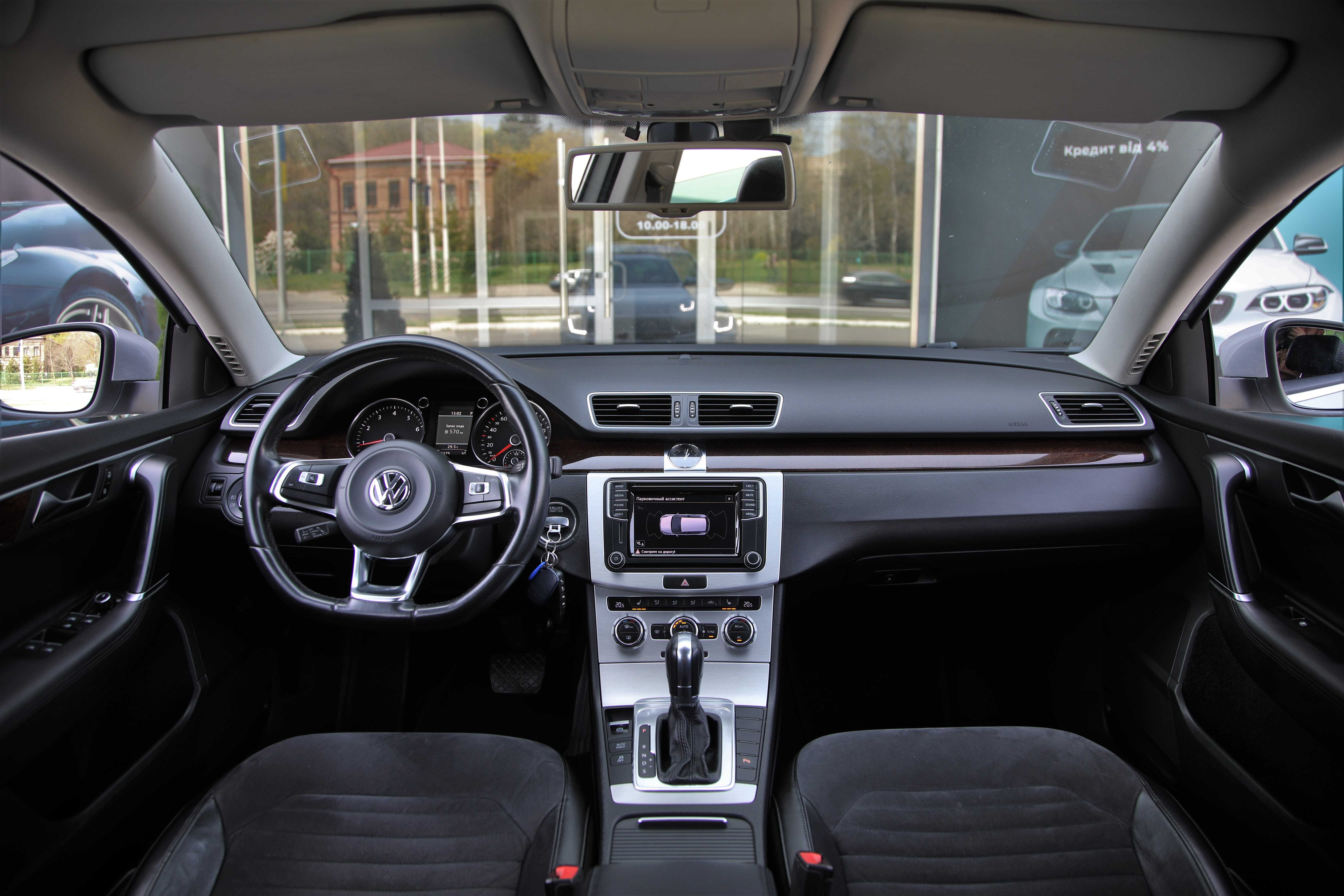 Офіційний Volkswagen Passat 2012 року