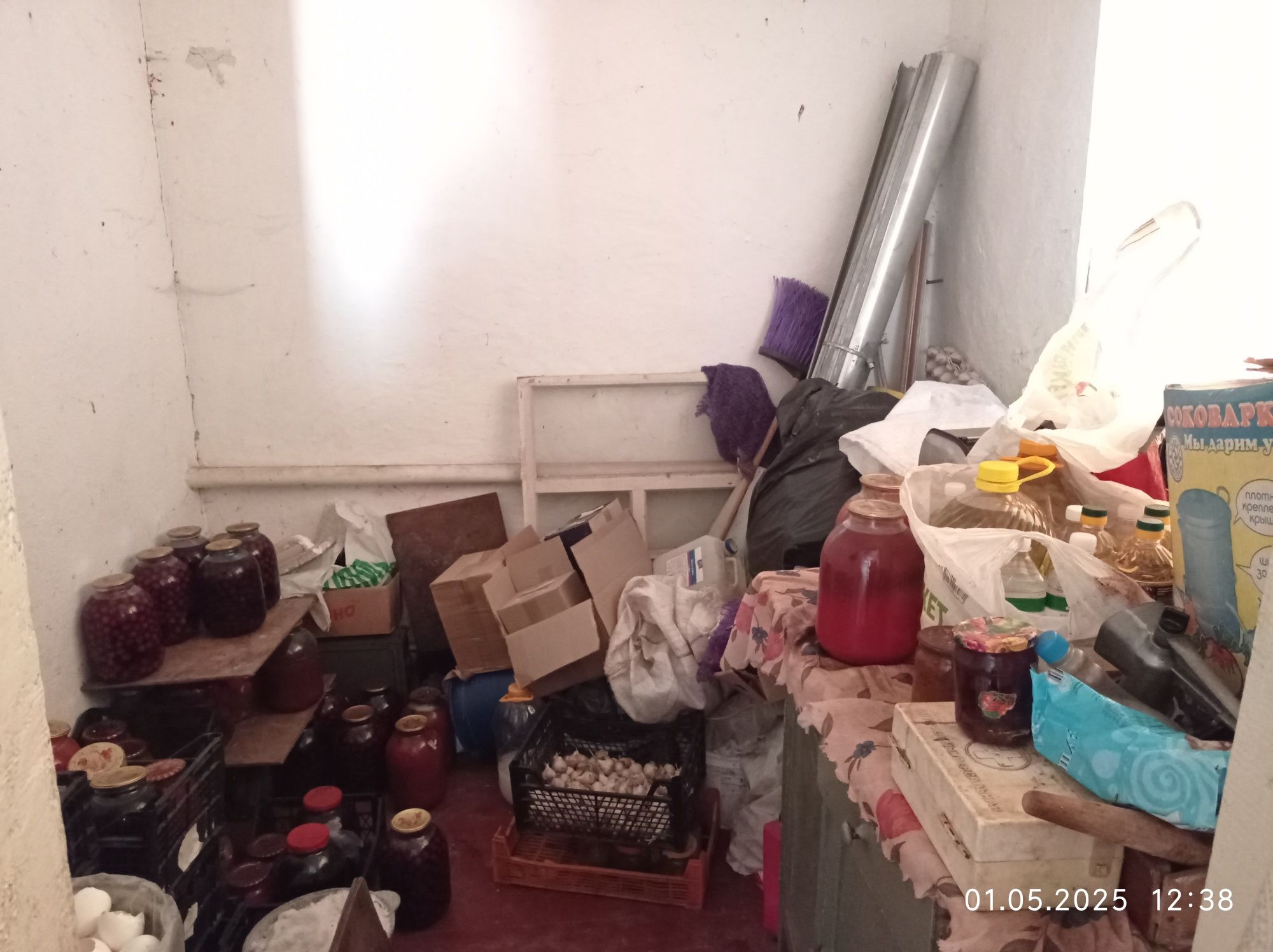 Продам дом в чистом месте с большим садом и огородом
