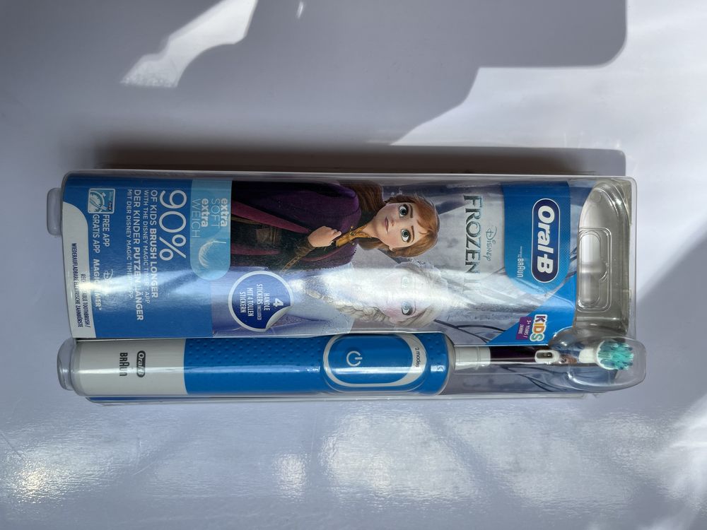 Електрична зубна щітка Braun Oral-B Kids Frozen 2