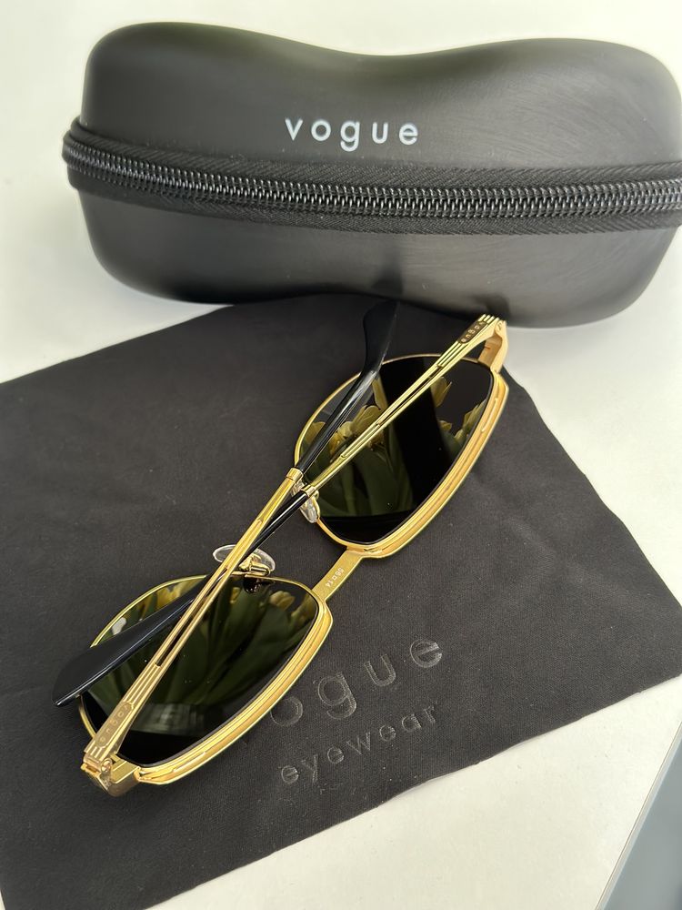 Сонцезахисні окуляри Vogue