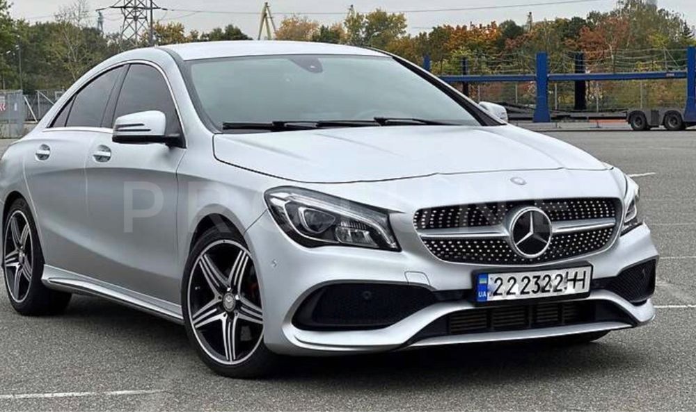 Бампер передний AMG решетка радиатора Mercedes CLA W117