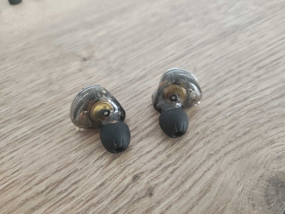 Słuchawki dokanałowe monitory KZ ZS10 PRO douszne przewodowe hybrydy