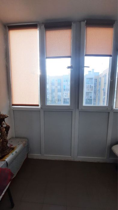 Продам хорошую однокомнатную Жк 7 Небо! Средний этаж! Укомплектована!