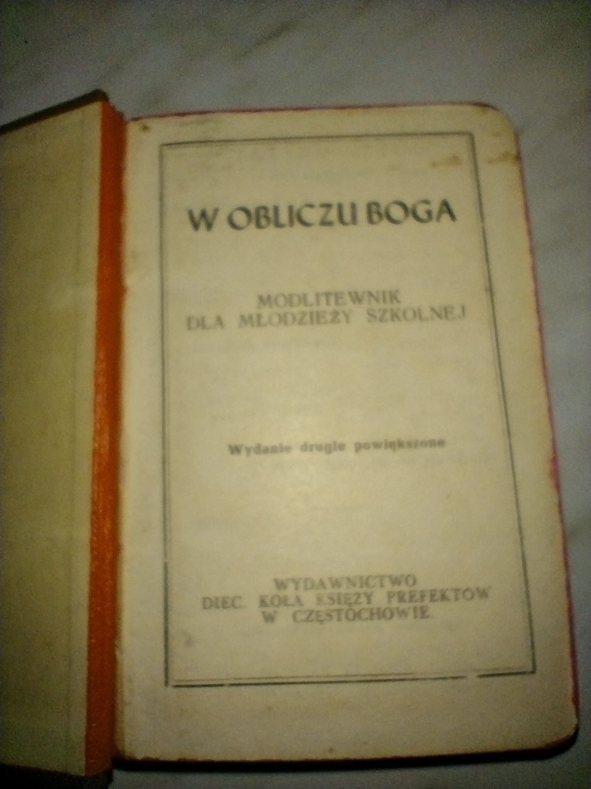 Stary modlitewnik dla młodzieży szkolnej z 1939 roku.