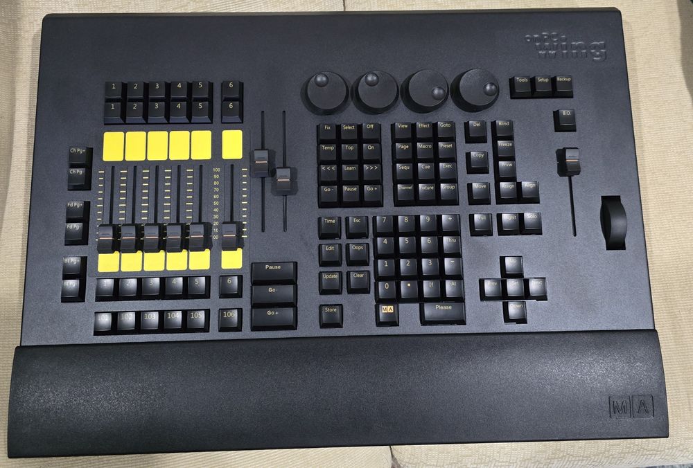 GrandMA2 command wing