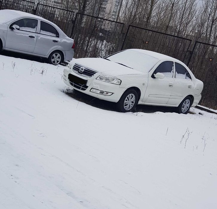 Автомобиль Nissan Almera