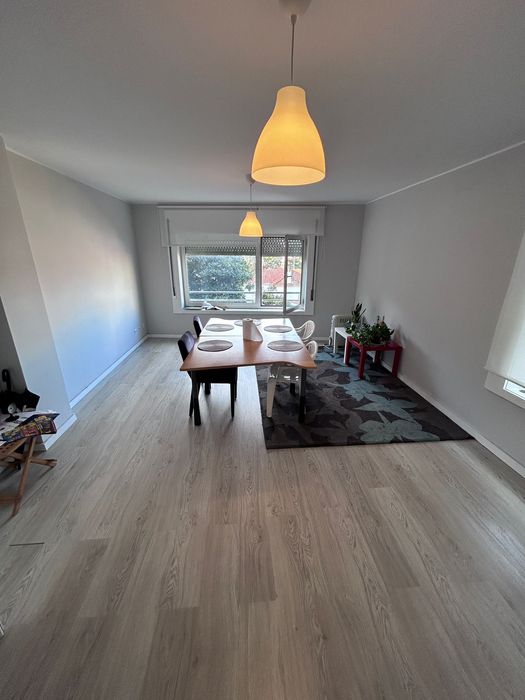 Arrenda-se apartamento ao Monte dos Burgos