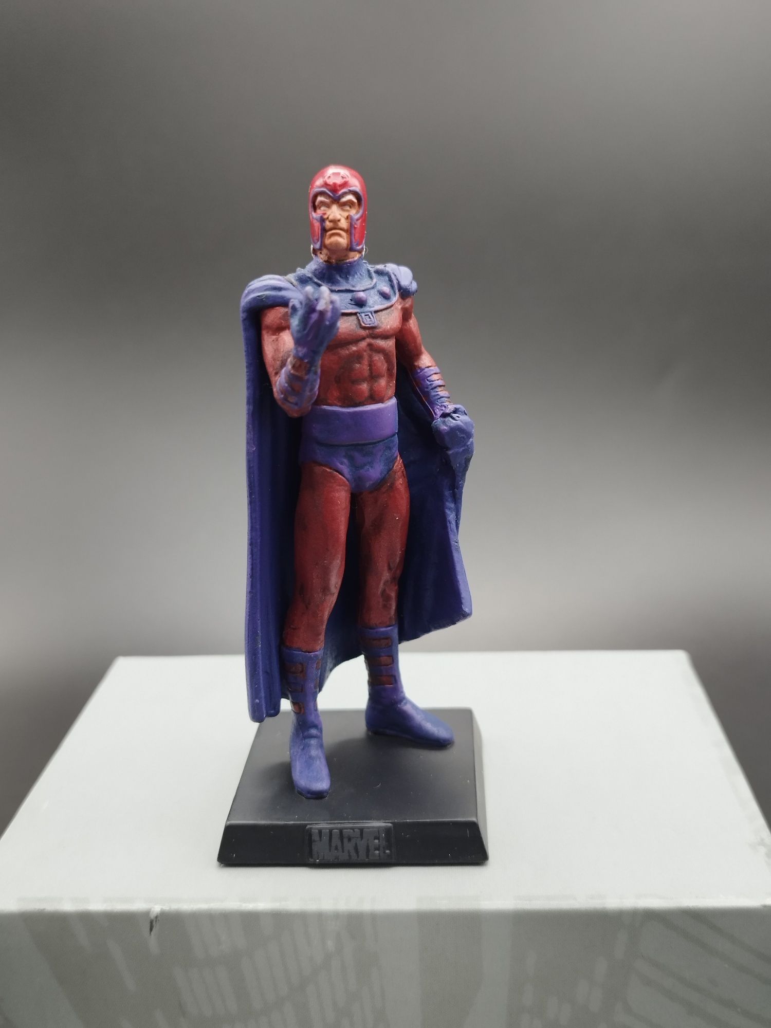 Figurka Marvel klasyczna Magneto #05 ok 8 cm ciężka ołowiana