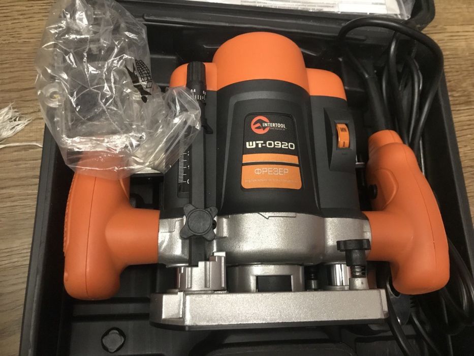 Фрезер INTERTOOL WT-0920